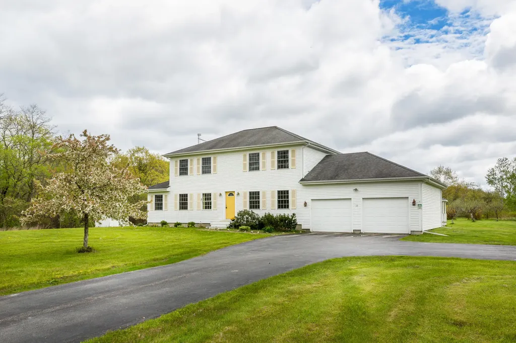 20 Leighton Road Falmouth ME 04105