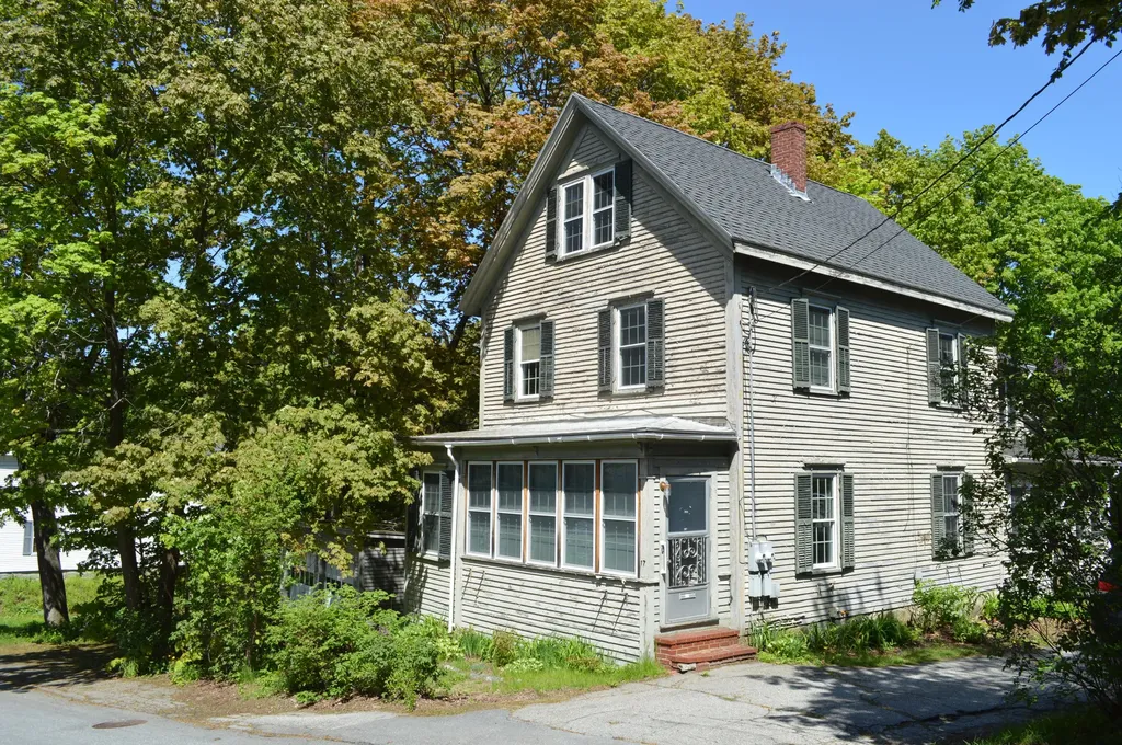 17 Beacon Street Bath ME 04530