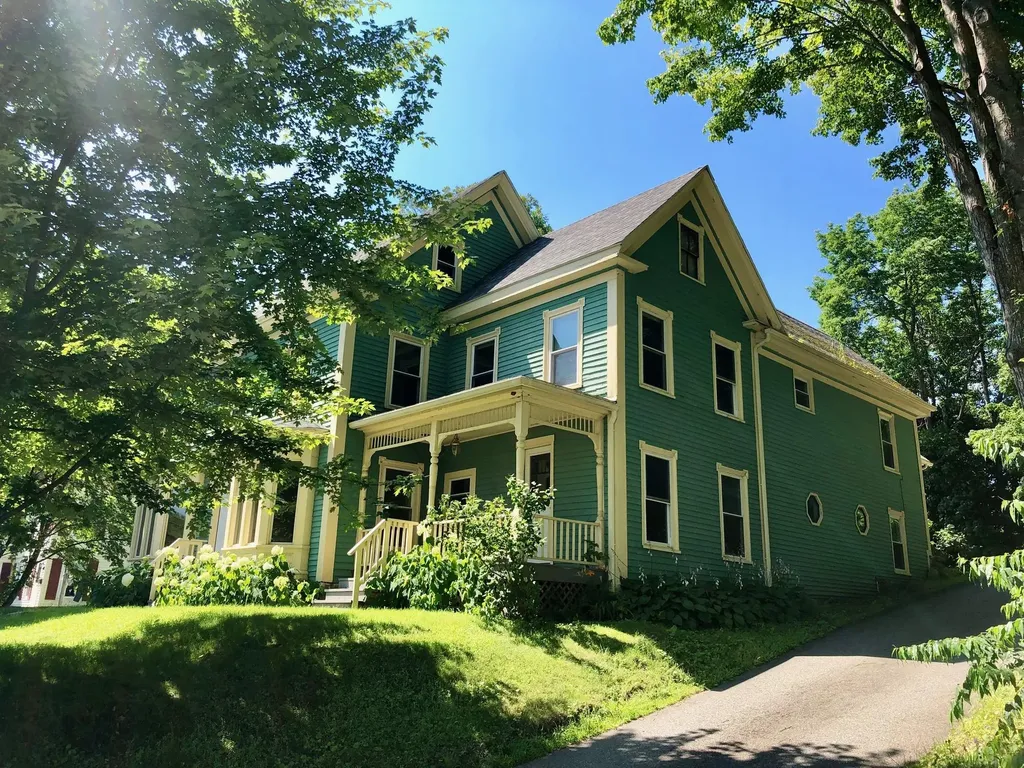 25 Maple Street Hallowell ME 04347