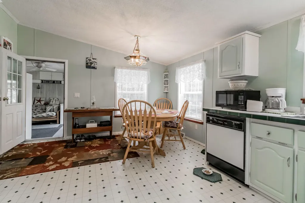 662 Greenwood Avenue Warren ME 04864