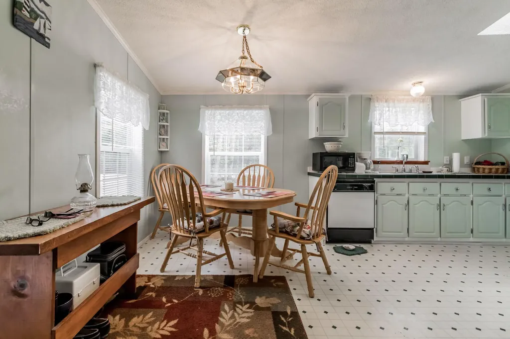 662 Greenwood Avenue Warren ME 04864