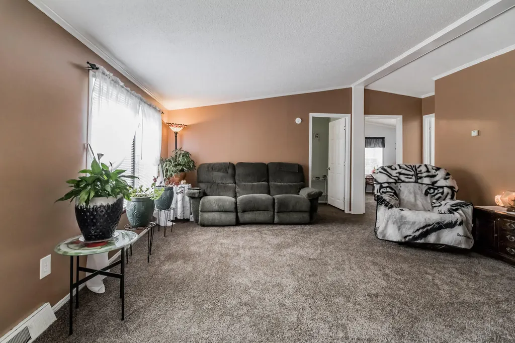 662 Greenwood Avenue Warren ME 04864