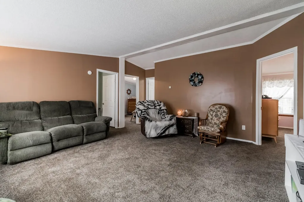 662 Greenwood Avenue Warren ME 04864