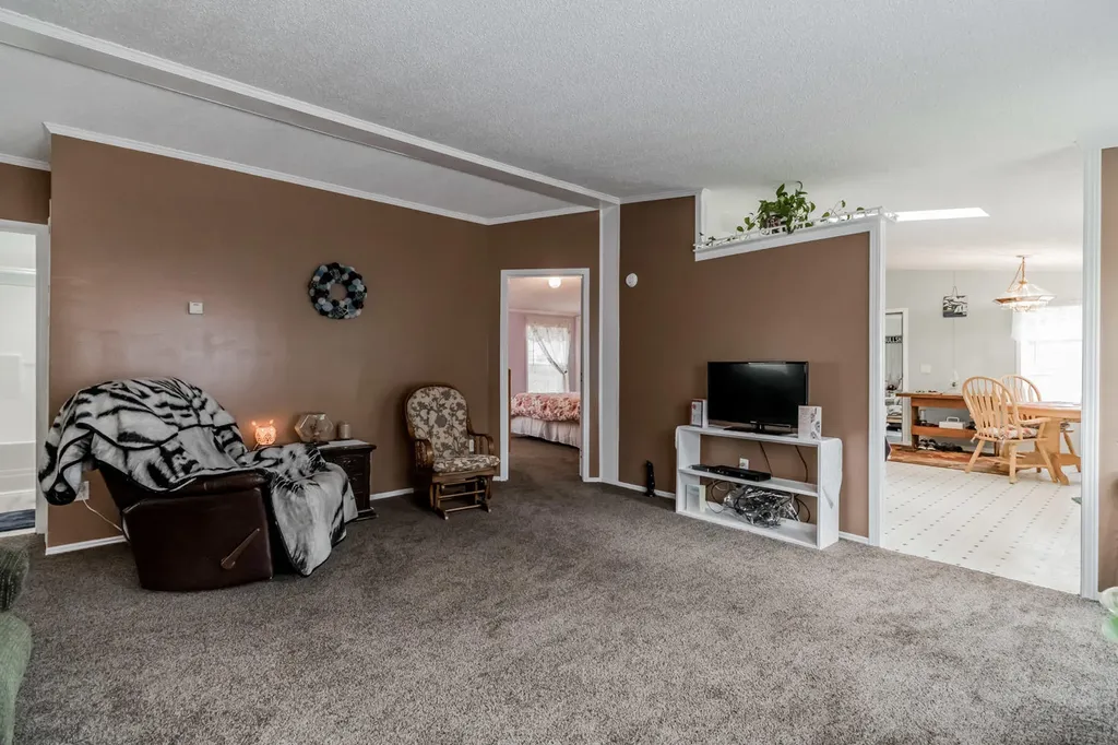 662 Greenwood Avenue Warren ME 04864