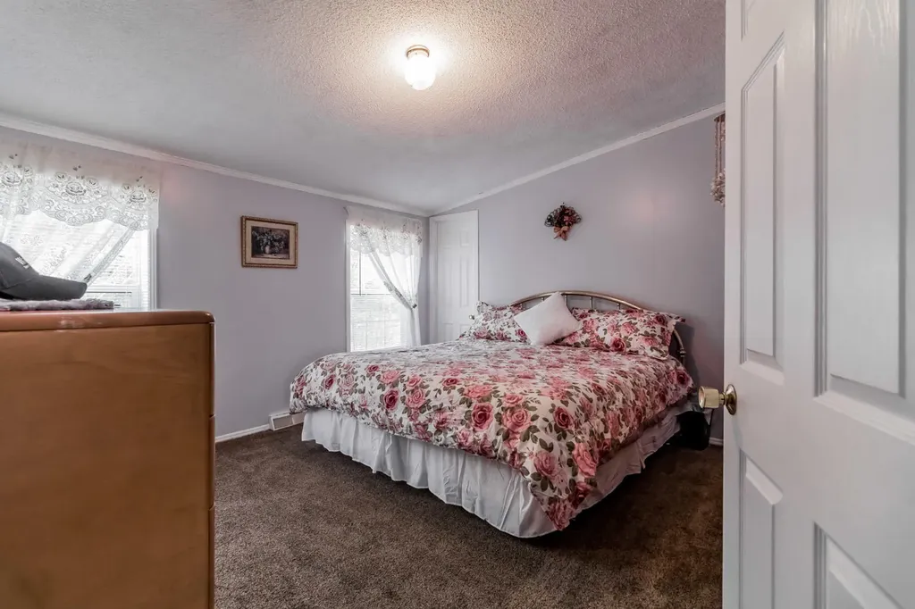 662 Greenwood Avenue Warren ME 04864