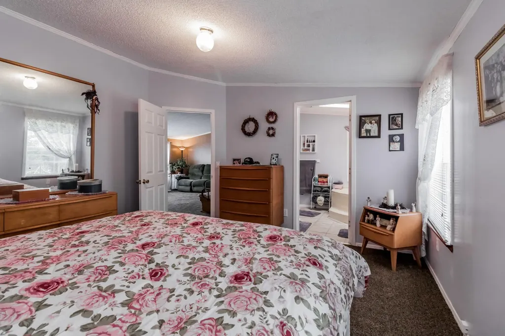 662 Greenwood Avenue Warren ME 04864