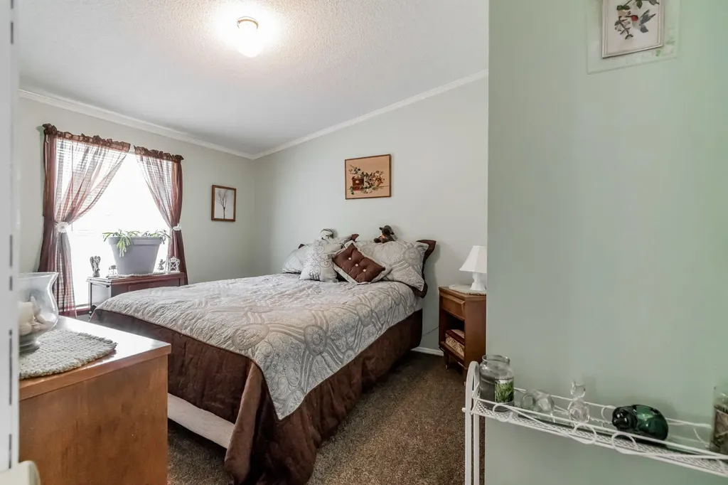 662 Greenwood Avenue Warren ME 04864