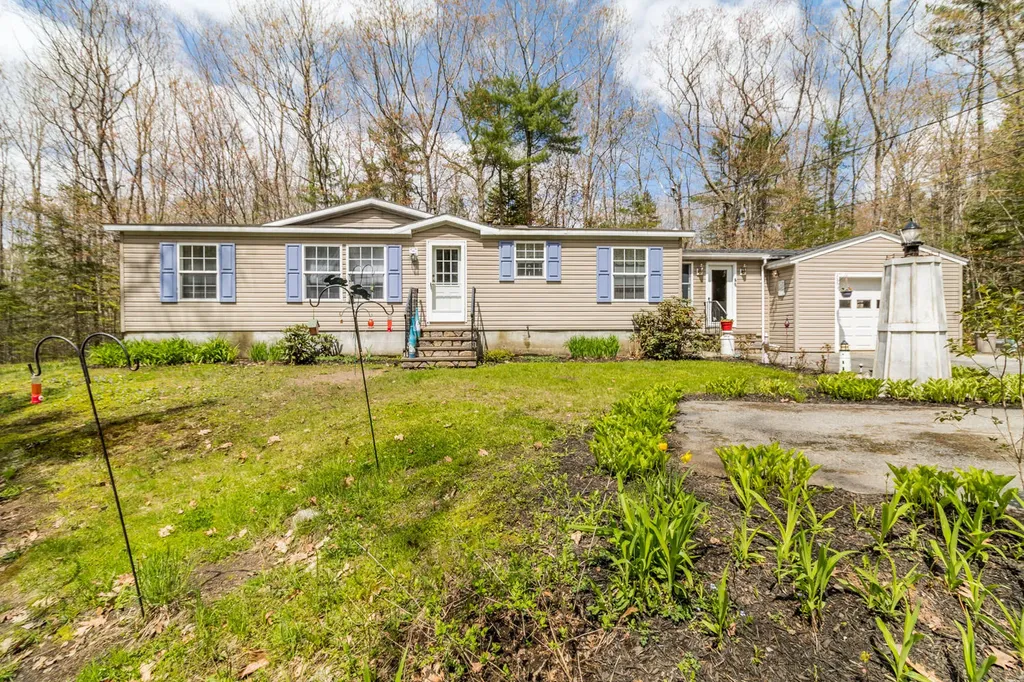 662 Greenwood Avenue Warren ME 04864