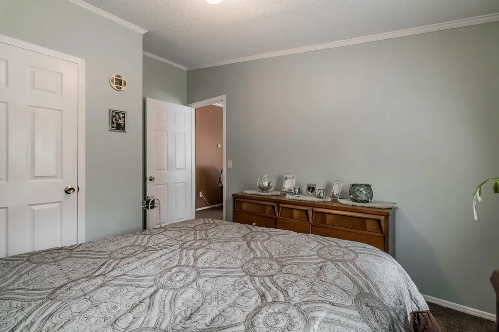662 Greenwood Avenue Warren ME 04864