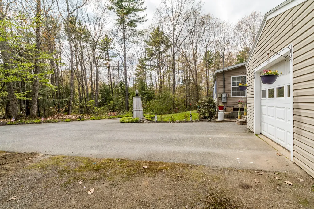 662 Greenwood Avenue Warren ME 04864
