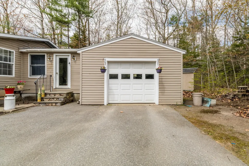 662 Greenwood Avenue Warren ME 04864