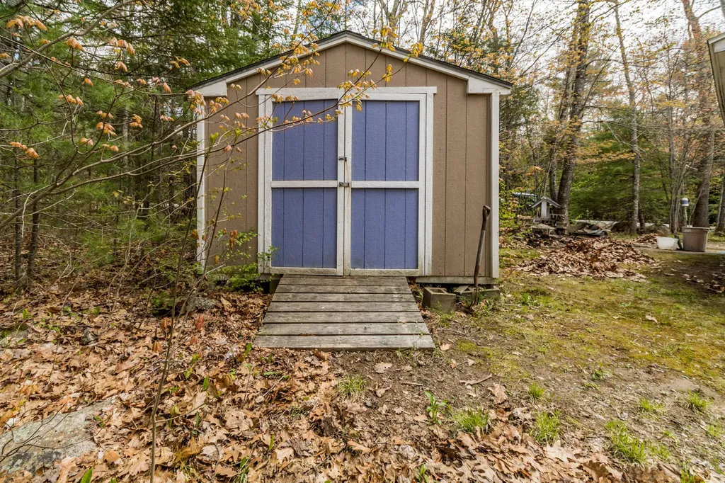 662 Greenwood Avenue Warren ME 04864