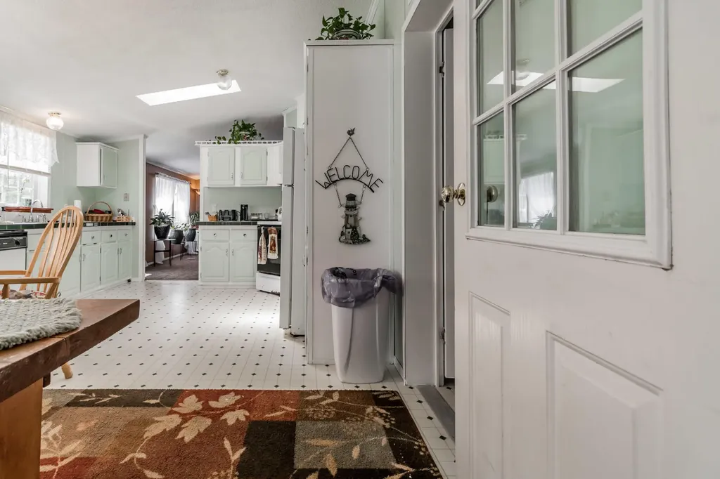 662 Greenwood Avenue Warren ME 04864