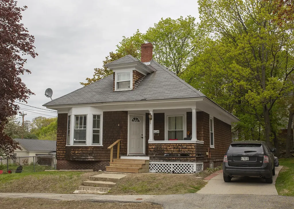 6 Harris Street Auburn ME 04210