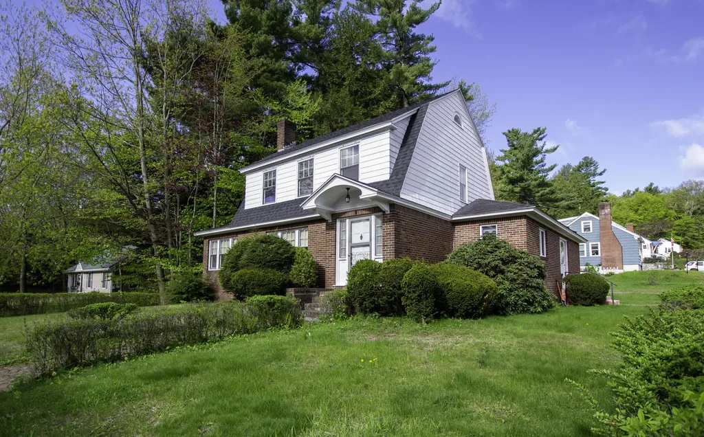 2 Blaisdell Street Augusta ME 04330