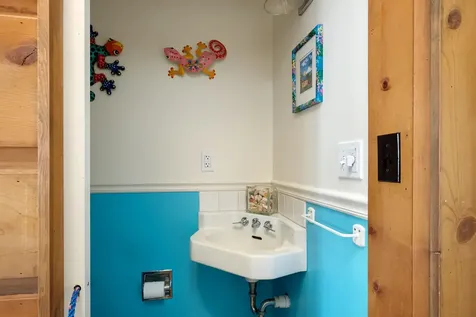 43 Seapoint Road Kittery ME 03905