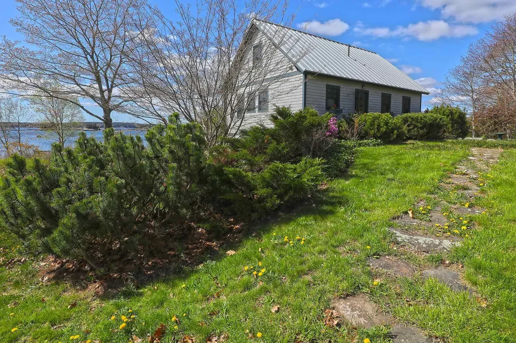 200 Martin Point Road Friendship ME 04547
