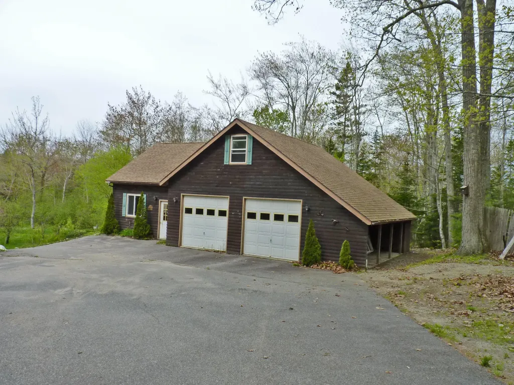 27 Oakwood Lane Ellsworth ME 04605