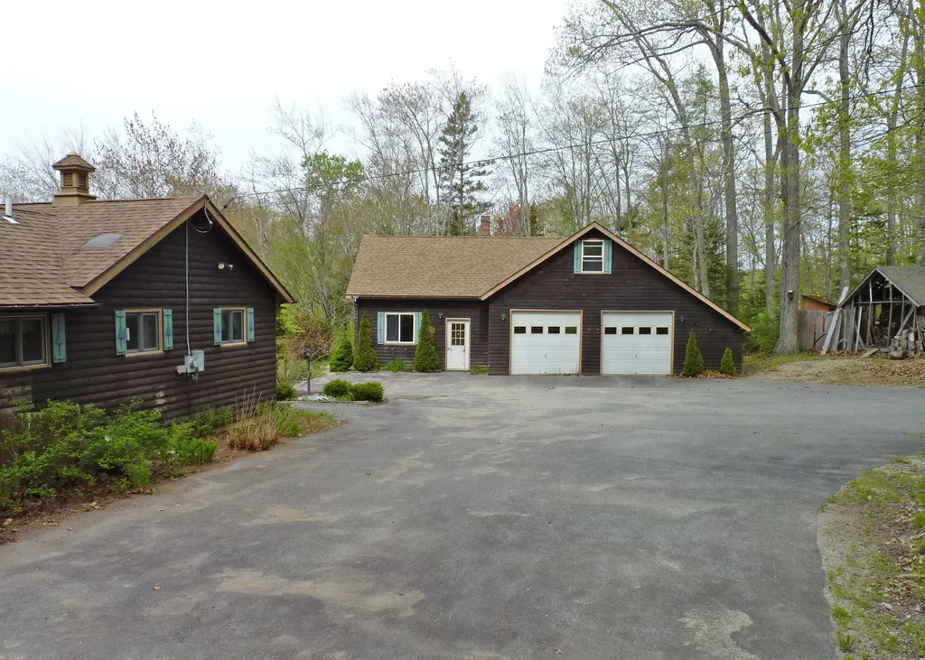 27 Oakwood Lane Ellsworth ME 04605