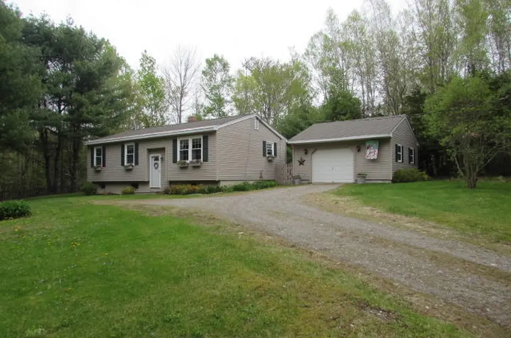 96 Town Farm Road Lincoln ME 04457