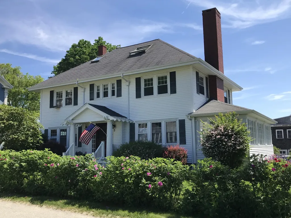 5 Lincoln Street Boothbay ME 04544