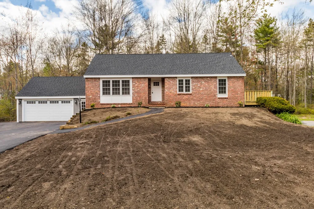 7 Spruce Circle Scarborough ME 04074