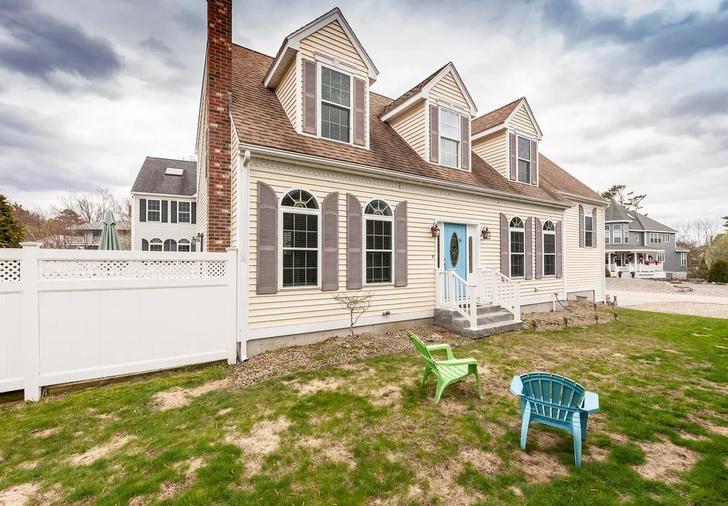 32 Fort Hill Ave Extension York ME 03909