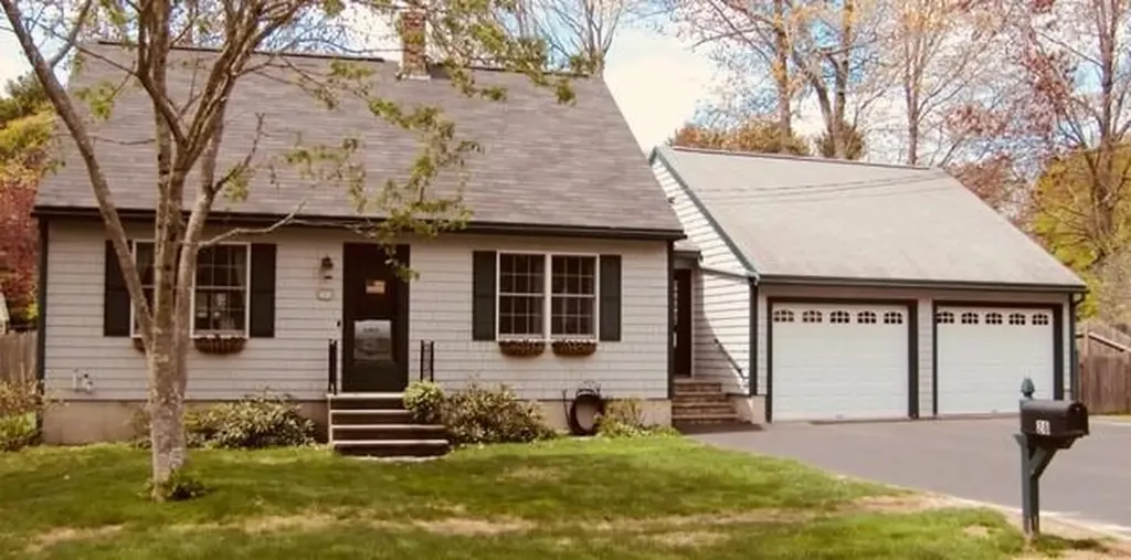 28 Hanson Drive Topsham ME 04086