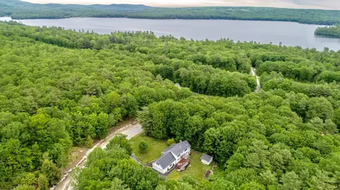 28 Daggett Drive Raymond ME 04071