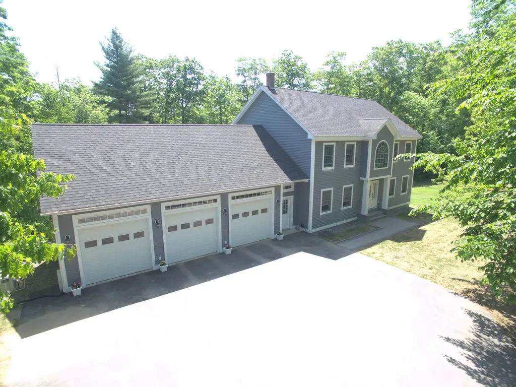 28 Longfellow Lane Winthrop ME 04364