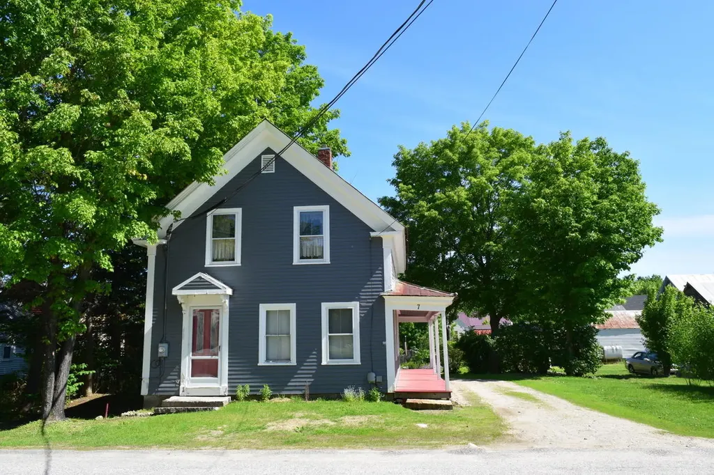 7 Meadow Street Bridgton ME 04009