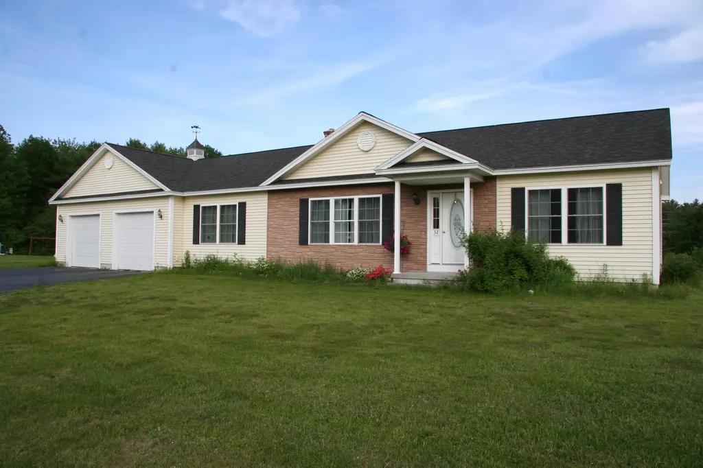 32 Fairway Drive Arundel ME 04046