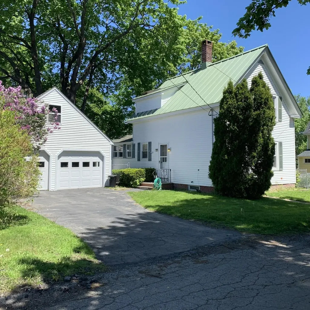 21 Linden Street Rockland ME 04841