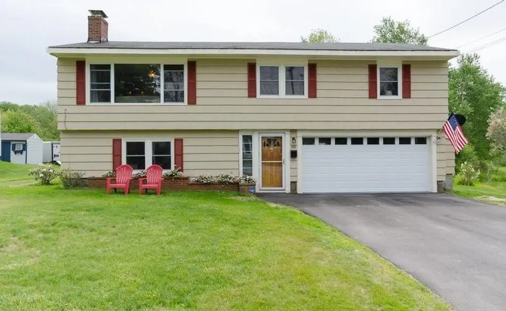 88 Scott Dyer Road Cape Elizabeth ME 04107