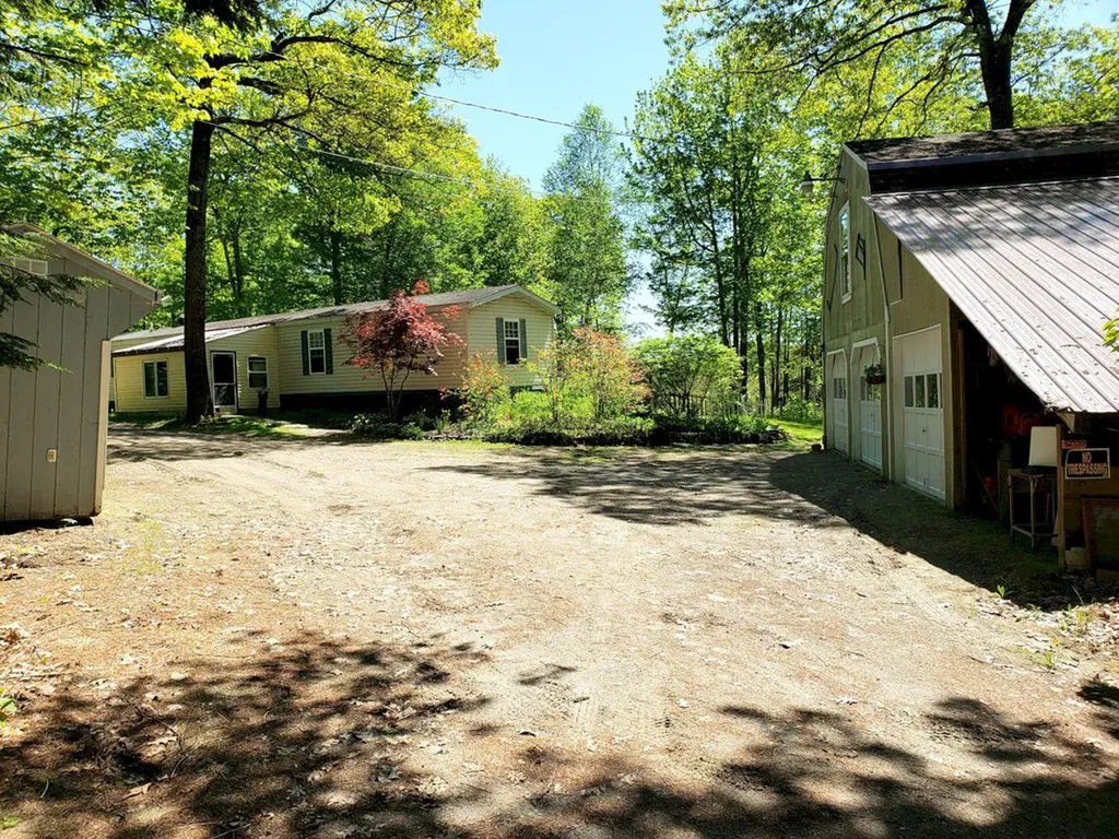 937 Hartland Road Canaan ME 04924