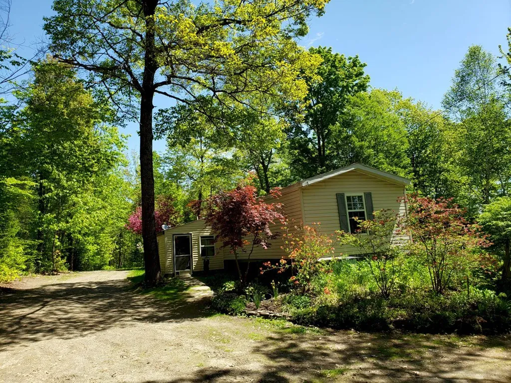 937 Hartland Road Canaan ME 04924