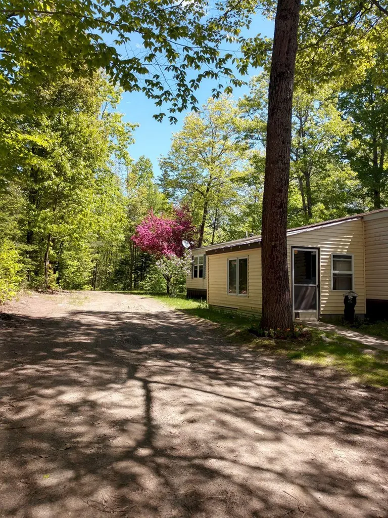 937 Hartland Road Canaan ME 04924