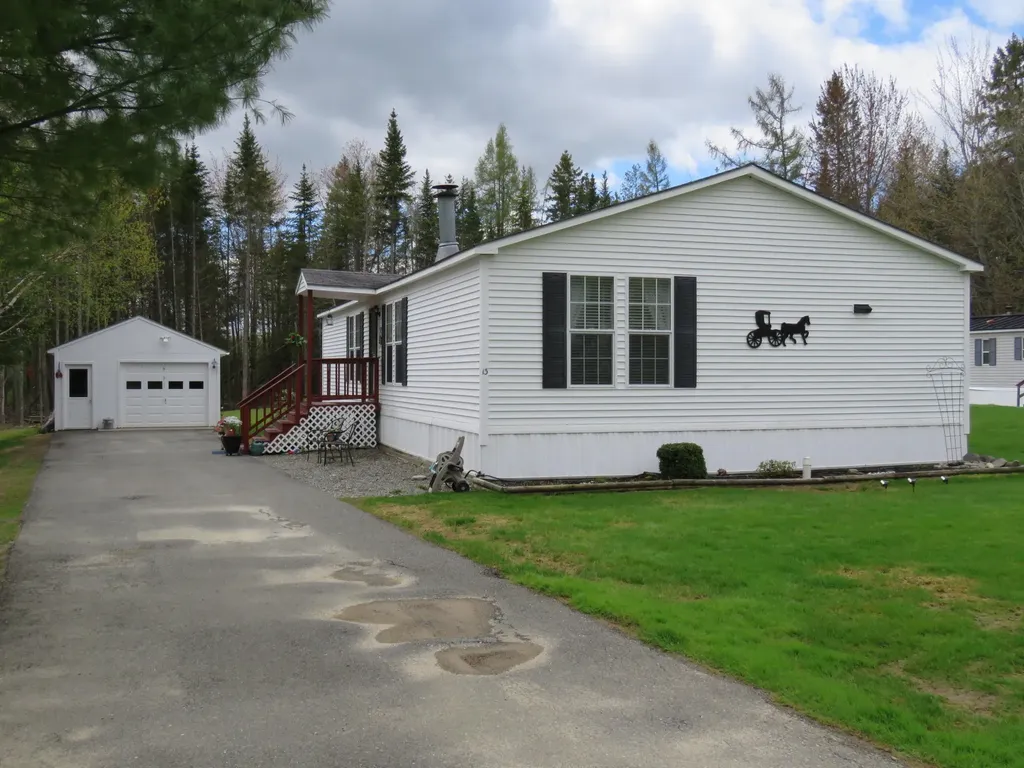 13 Cushing Drive Glenburn ME 04401