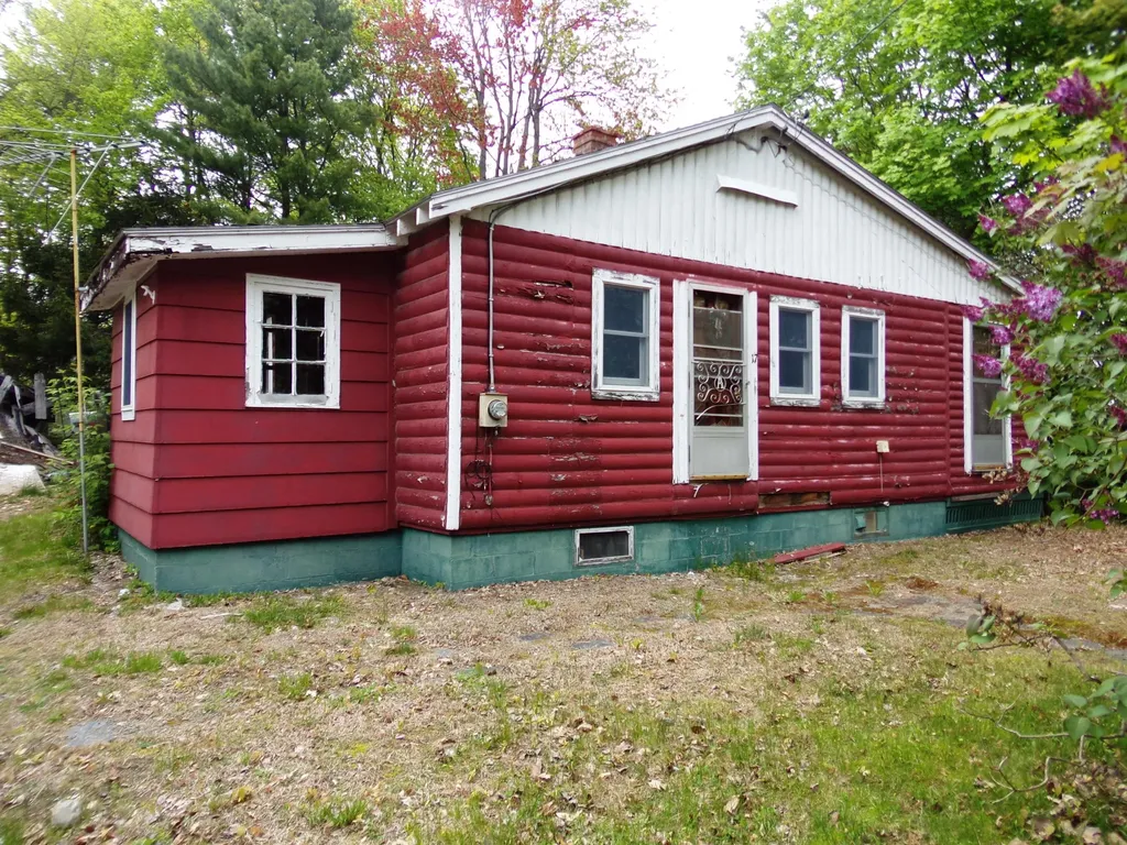 17 Bowdoin Avenue Old Town ME 04468