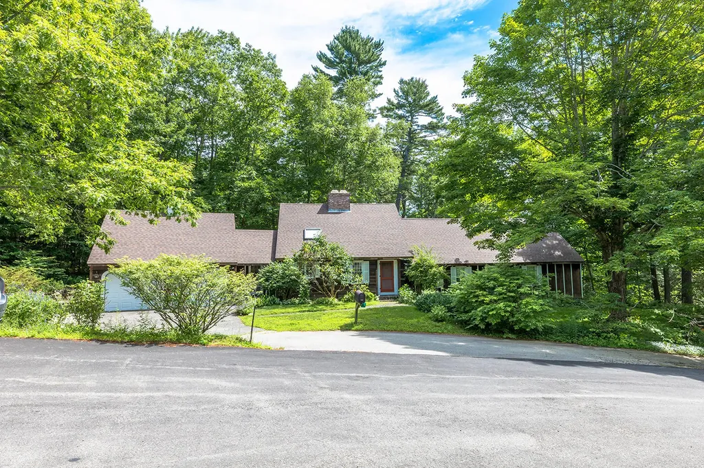 19 Rockbrook Drive Camden ME 04843