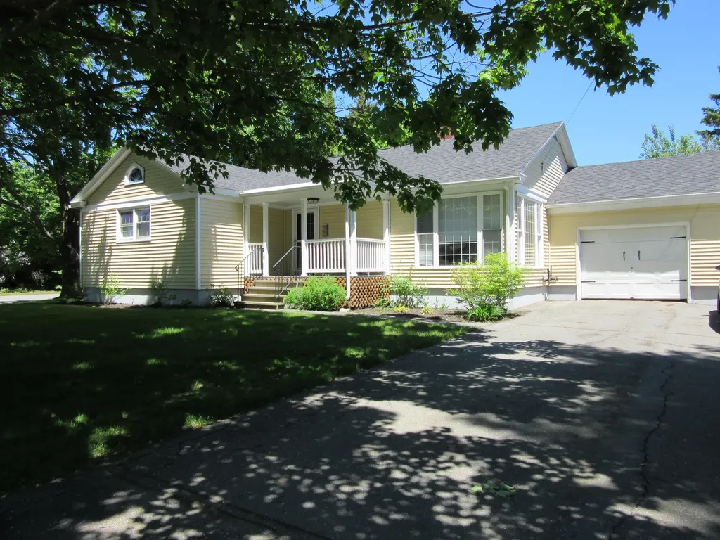 46 Sunset Avenue Hampden ME 04444