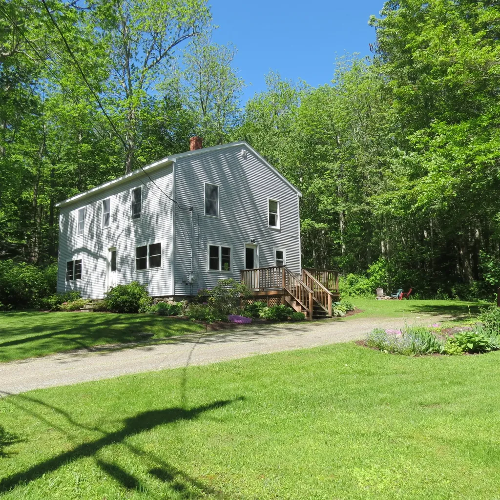 17 Thomas Street Camden ME 04843