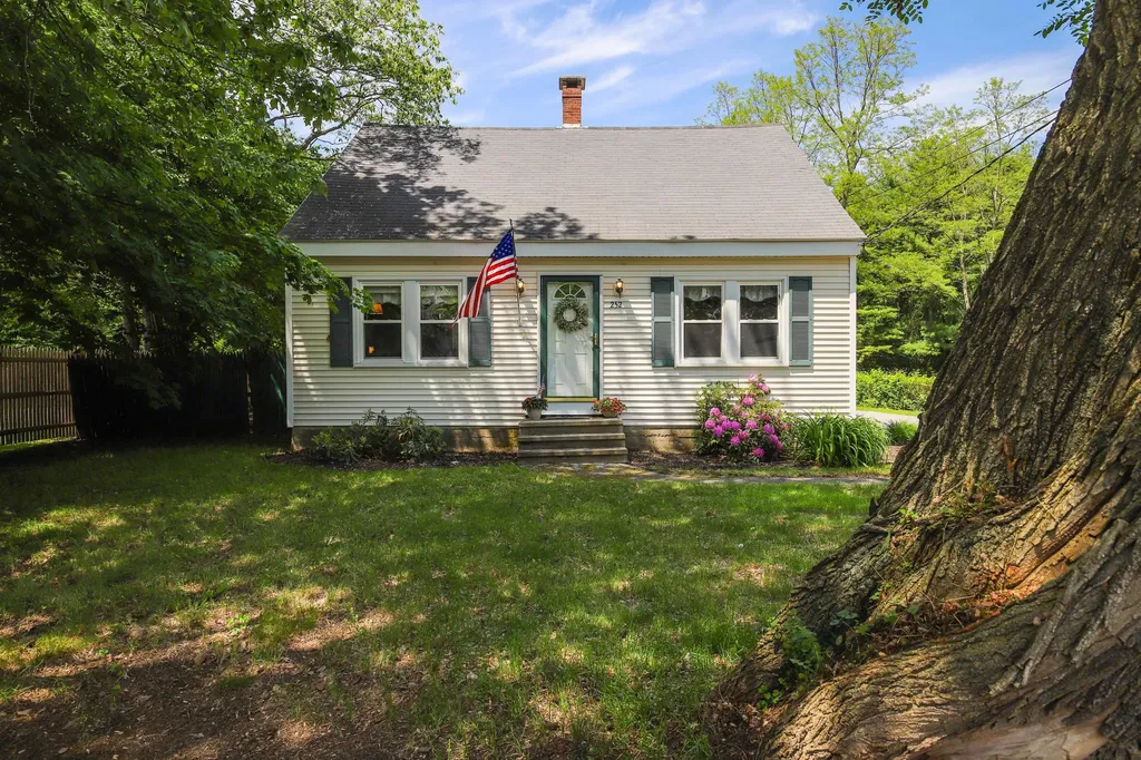 252 E Bridge Street Westbrook ME 04092