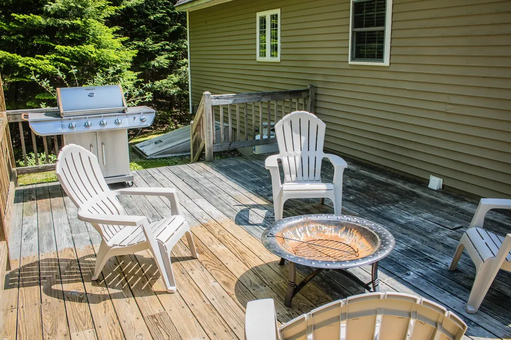 84 Mountain View Road Casco ME 04015
