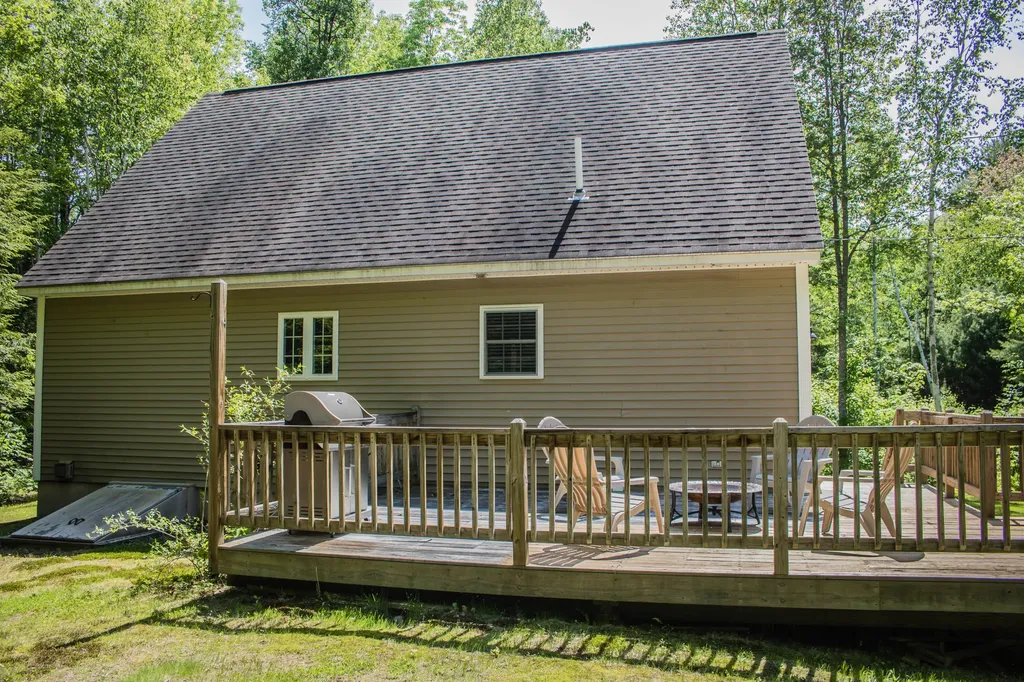 84 Mountain View Road Casco ME 04015