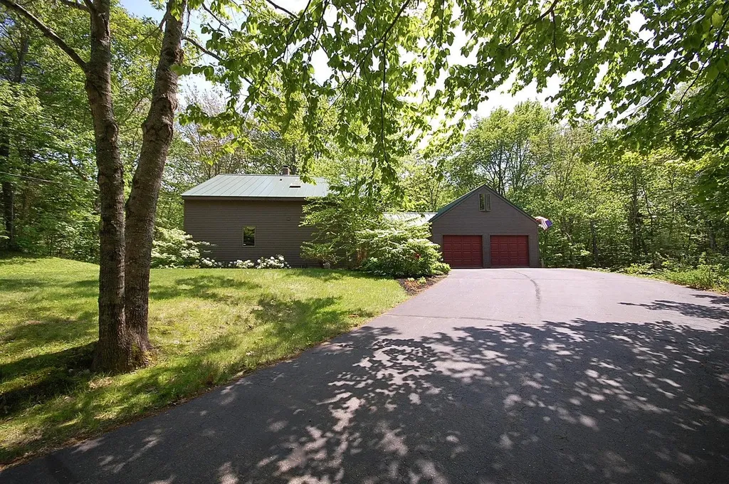 121 Hunter Road Freeport ME 04032