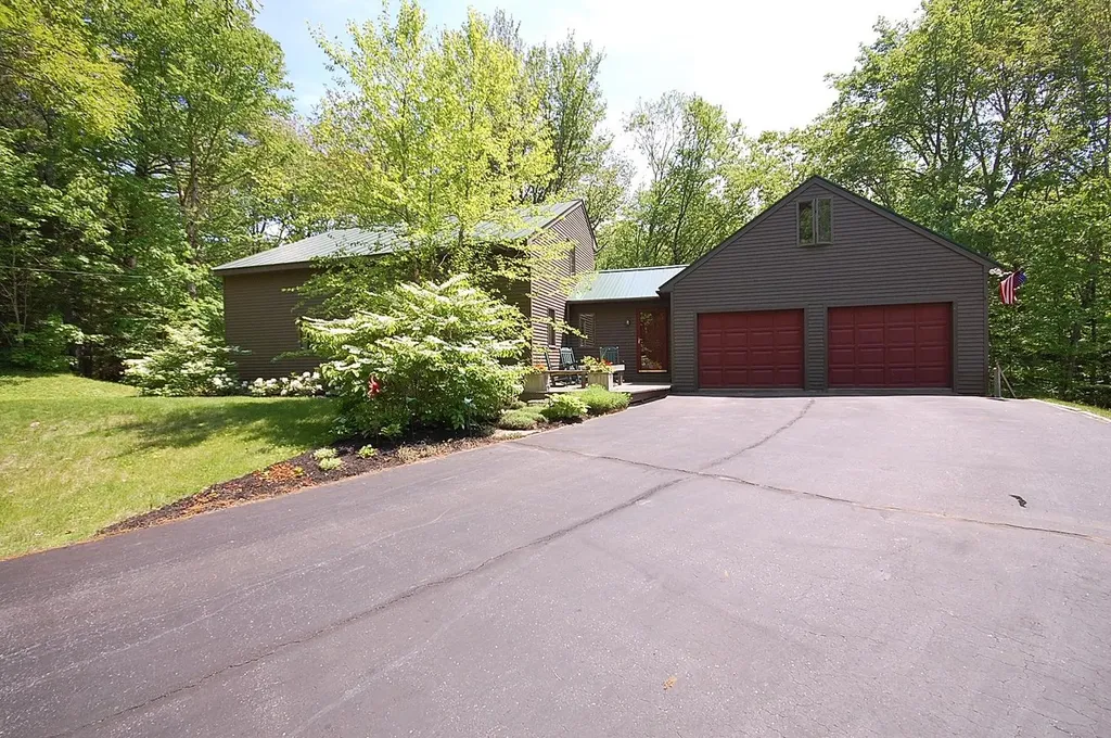121 Hunter Road Freeport ME 04032