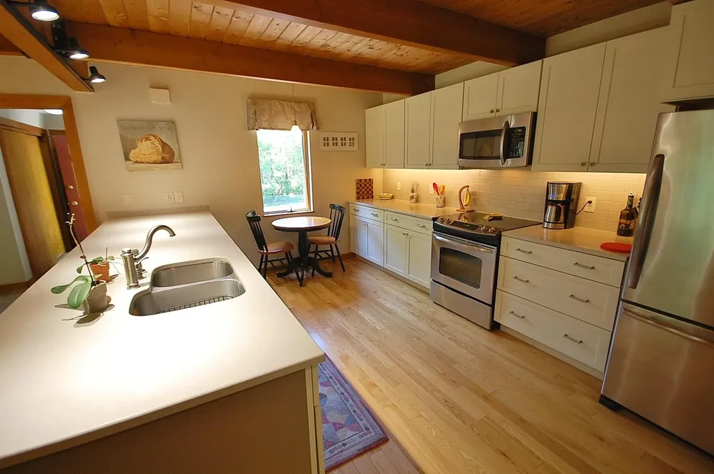 121 Hunter Road Freeport ME 04032