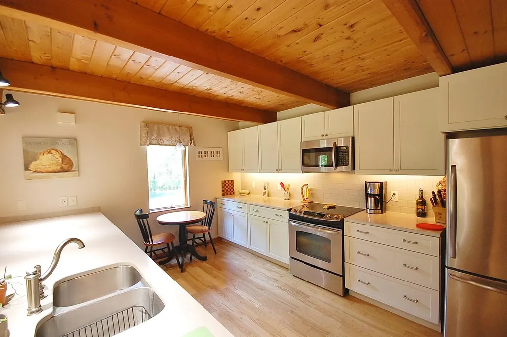 121 Hunter Road Freeport ME 04032