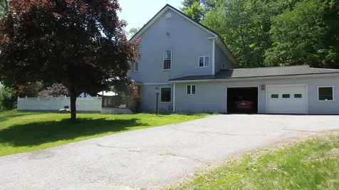 29 Smithtown Road Pittston ME 04345